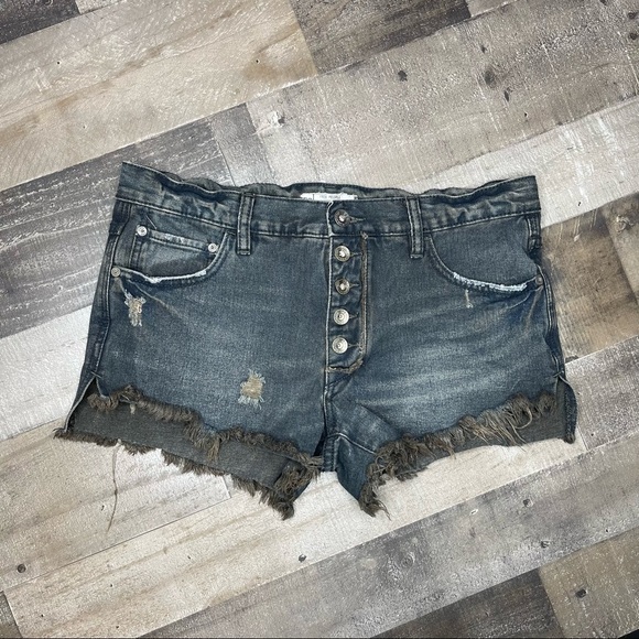 Free People Distressed Button Fly Black Jean Short size 27 - Picture 10 of 10